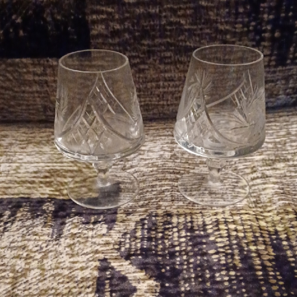 4/$80 Pinwheel Crystal Glassware - Set Of 2